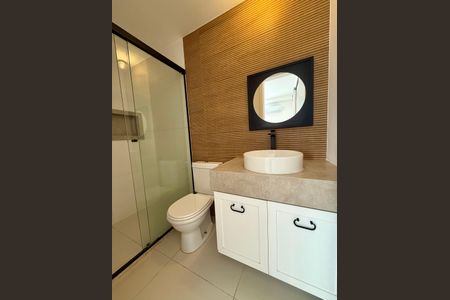 Apartamento à venda com 94m², 2 quartos e 3 vagas Apartamento à venda com 94m², 2 quartos e 3 vagasBanheiro da Suíte 1