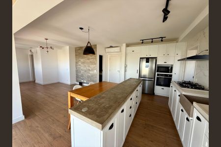 Apartamento à venda com 94m², 2 quartos e 3 vagas Apartamento à venda com 94m², 2 quartos e 3 vagasCozinha