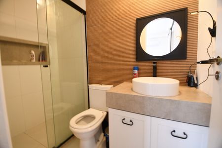 Apartamento à venda com 94m², 2 quartos e 3 vagasBanheiro da Suíte 1