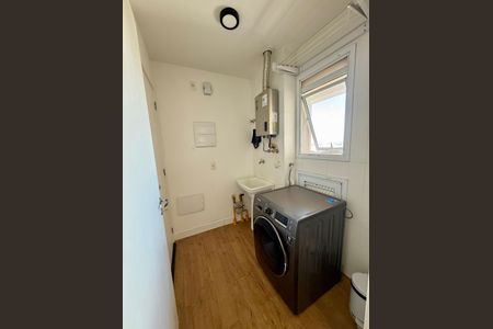 Apartamento à venda com 94m², 2 quartos e 3 vagas Apartamento à venda com 94m², 2 quartos e 3 vagasÁrea de serviço