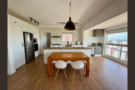 Apartamento à venda com 94m², 2 quartos e 3 vagas Apartamento à venda com 94m², 2 quartos e 3 vagasCozinha