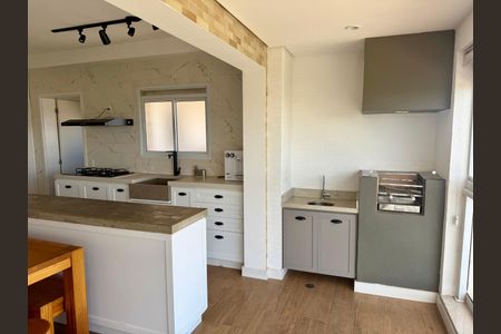 Apartamento à venda com 94m², 2 quartos e 3 vagas Apartamento à venda com 94m², 2 quartos e 3 vagasCozinha