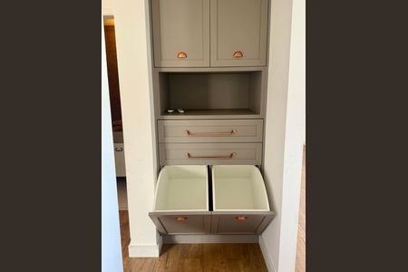 Apartamento à venda com 94m², 2 quartos e 3 vagas Apartamento à venda com 94m², 2 quartos e 3 vagasCorredor