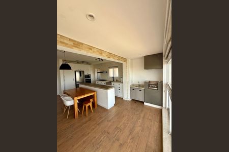 Apartamento à venda com 94m², 2 quartos e 3 vagas Apartamento à venda com 94m², 2 quartos e 3 vagasCozinha