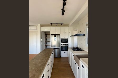 Apartamento à venda com 94m², 2 quartos e 3 vagas Apartamento à venda com 94m², 2 quartos e 3 vagasCozinha