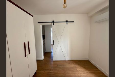 Apartamento à venda com 94m², 2 quartos e 3 vagas Apartamento à venda com 94m², 2 quartos e 3 vagasSuíte 1