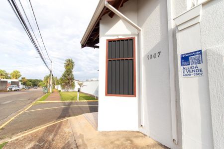 Casa à venda com 225m², 3 quartos e 4 vagas Casa à venda com 225m², 3 quartos e 4 vagasFachada