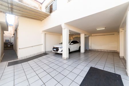 Casa à venda com 732m², 5 quartos e 6 vagas Casa à venda com 732m², 5 quartos e 6 vagasGaragem