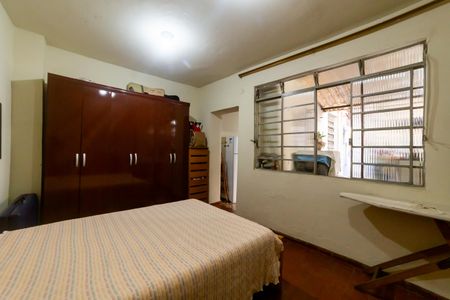 Casa à venda com 732m², 5 quartos e 6 vagas Casa à venda com 732m², 5 quartos e 6 vagasQuarto 4