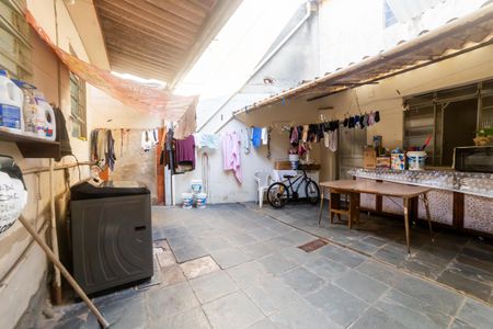 Casa à venda com 732m², 5 quartos e 6 vagas Casa à venda com 732m², 5 quartos e 6 vagasÁrea de Serviço