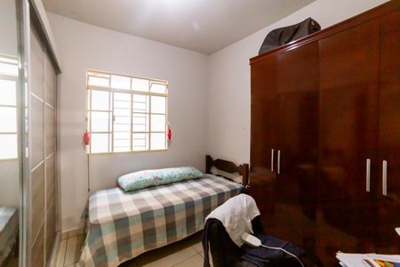 Casa à venda com 732m², 5 quartos e 6 vagas Casa à venda com 732m², 5 quartos e 6 vagasQuarto 2