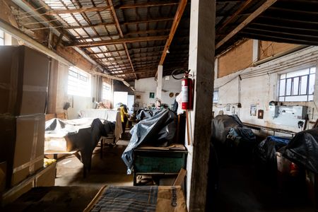 Casa à venda com 732m², 5 quartos e 6 vagas Casa à venda com 732m², 5 quartos e 6 vagasGalpão