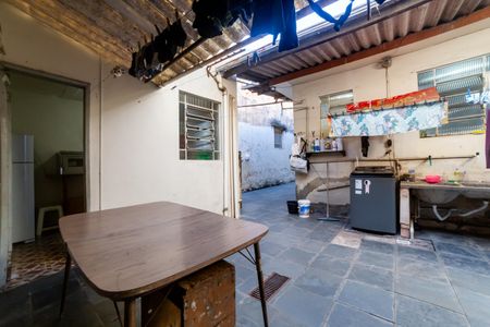 Casa à venda com 732m², 5 quartos e 6 vagas Casa à venda com 732m², 5 quartos e 6 vagasÁrea de Serviço