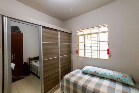 Casa à venda com 732m², 5 quartos e 6 vagas Casa à venda com 732m², 5 quartos e 6 vagasQuarto 2