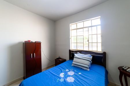 Casa à venda com 732m², 5 quartos e 6 vagas Casa à venda com 732m², 5 quartos e 6 vagasQuarto 3