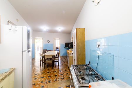 Casa à venda com 732m², 5 quartos e 6 vagas Casa à venda com 732m², 5 quartos e 6 vagasCozinha