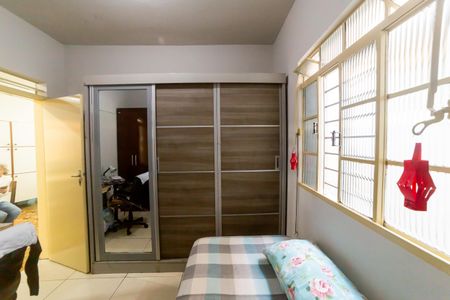 Casa à venda com 732m², 5 quartos e 6 vagas Casa à venda com 732m², 5 quartos e 6 vagasQuarto 2