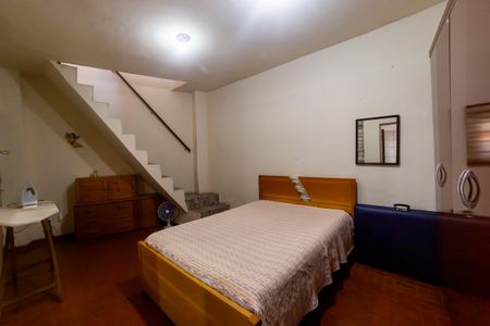 Casa à venda com 732m², 5 quartos e 6 vagas Casa à venda com 732m², 5 quartos e 6 vagasQuarto 4