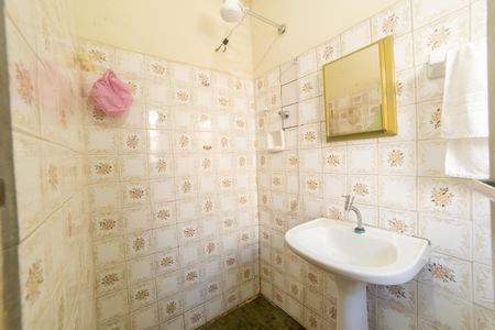 Casa à venda com 732m², 5 quartos e 6 vagas Casa à venda com 732m², 5 quartos e 6 vagasBanheiro Social 2