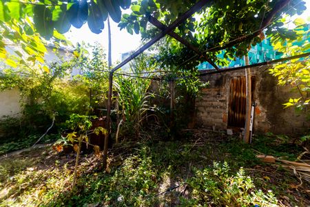 Casa à venda com 732m², 5 quartos e 6 vagas Casa à venda com 732m², 5 quartos e 6 vagasÁrea externa