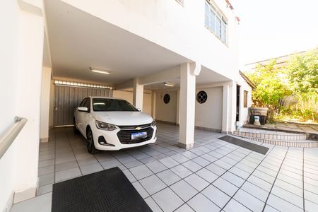 Casa à venda com 732m², 5 quartos e 6 vagas Casa à venda com 732m², 5 quartos e 6 vagasGaragem