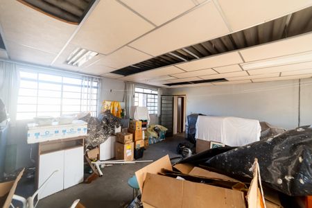 Casa à venda com 732m², 5 quartos e 6 vagas Casa à venda com 732m², 5 quartos e 6 vagasEscritório