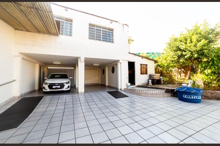 Casa à venda com 732m², 5 quartos e 6 vagas Casa à venda com 732m², 5 quartos e 6 vagasGaragem