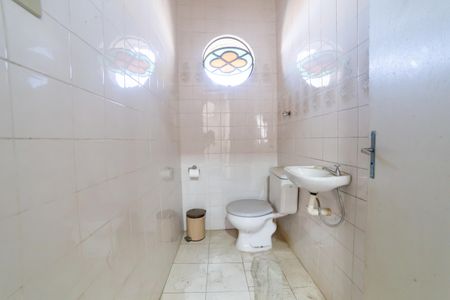 Casa à venda com 732m², 5 quartos e 6 vagas Casa à venda com 732m², 5 quartos e 6 vagasBanheiro Social 3