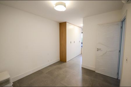 Apartamento à venda com 95m², 2 quartos e 1 vaga Apartamento à venda com 95m², 2 quartos e 1 vagaSuíte