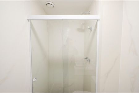 Apartamento à venda com 95m², 2 quartos e 1 vaga Apartamento à venda com 95m², 2 quartos e 1 vagaBanheiro da Suíte