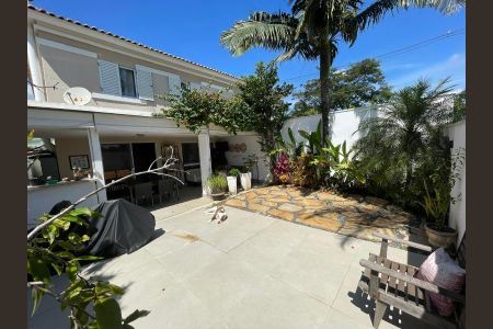 Casa à venda com 192m², 3 quartos e 2 vagas Casa à venda com 192m², 3 quartos e 2 vagasFoto 02