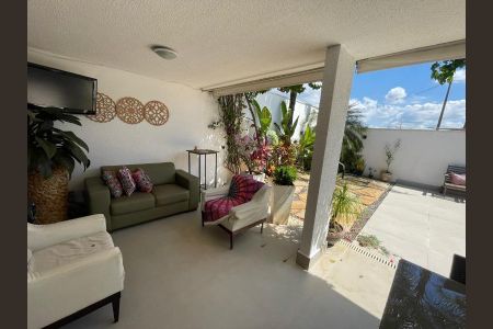 Casa à venda com 192m², 3 quartos e 2 vagas Casa à venda com 192m², 3 quartos e 2 vagasFoto 04