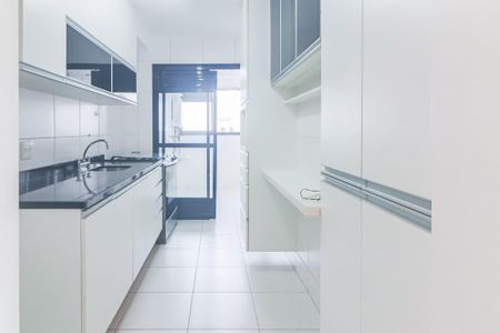 Apartamento para alugar com 222m², 4 quartos e 3 vagas Apartamento para alugar com 222m², 4 quartos e 3 vagasCozinha