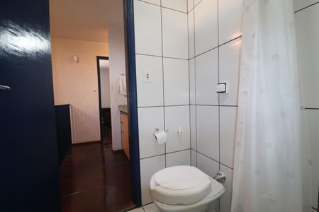 Casa à venda com 140m², 3 quartos e 2 vagasBanheiro