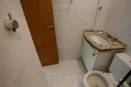 Apartamento à venda com 78m², 2 quartos e 1 vaga Apartamento à venda com 78m², 2 quartos e 1 vagaBanheiro Social