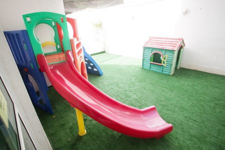 Apartamento à venda com 78m², 2 quartos e 1 vaga Apartamento à venda com 78m², 2 quartos e 1 vagaÁrea comum - Playground