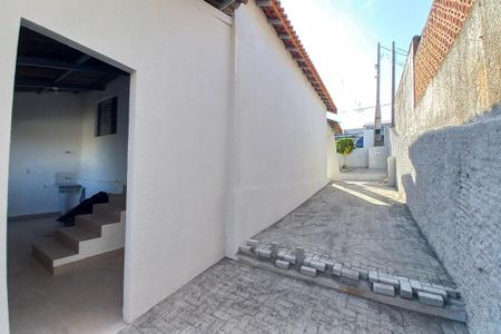 Casa para alugar com 300m², 2 quartos e 1 vaga Casa para alugar com 300m², 2 quartos e 1 vagaCorredor