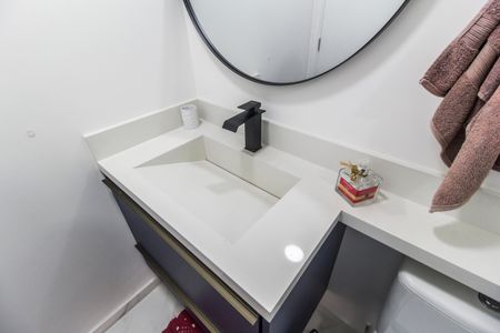 Apartamento à venda com 58m², 2 quartos e 1 vagaDetalhe do Banheiro da Suite