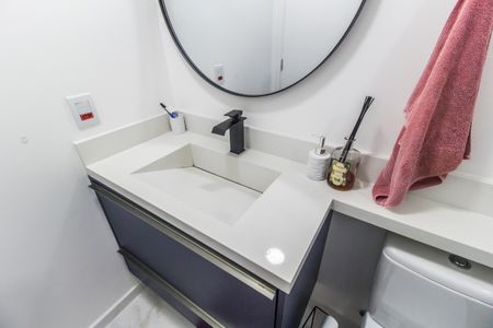 Apartamento à venda com 58m², 2 quartos e 1 vagaDetalhe do Banheiro da Suite