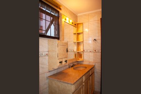 Casa à venda com 495m², 4 quartos e 2 vagas Casa à venda com 495m², 4 quartos e 2 vagasBanheiro Social