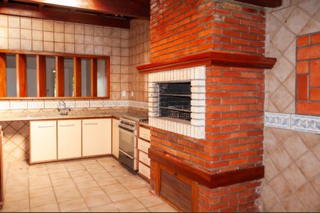 Casa à venda com 495m², 4 quartos e 2 vagas Casa à venda com 495m², 4 quartos e 2 vagasCozinha