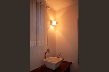 Casa à venda com 495m², 4 quartos e 2 vagas Casa à venda com 495m², 4 quartos e 2 vagasLavabo da Sala