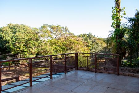 Casa à venda com 495m², 4 quartos e 2 vagas Casa à venda com 495m², 4 quartos e 2 vagasÁrea comum