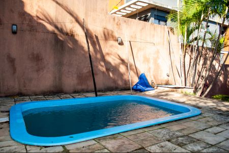 Casa à venda com 495m², 4 quartos e 2 vagas Casa à venda com 495m², 4 quartos e 2 vagasÁrea comum