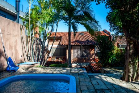 Casa à venda com 495m², 4 quartos e 2 vagas Casa à venda com 495m², 4 quartos e 2 vagasÁrea comum