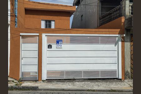 Casa à venda com 150m², 2 quartos e 1 vaga Casa à venda com 150m², 2 quartos e 1 vagaFachada