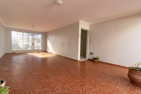 Casa à venda com 250m², 3 quartos e 3 vagas Casa à venda com 250m², 3 quartos e 3 vagasÁrea comum