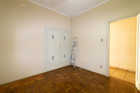 Casa à venda com 250m², 3 quartos e 3 vagas Casa à venda com 250m², 3 quartos e 3 vagasQuarto 2