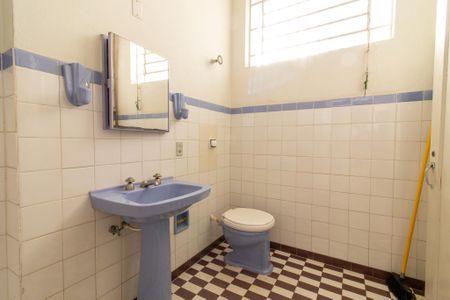 Casa à venda com 250m², 3 quartos e 3 vagas Casa à venda com 250m², 3 quartos e 3 vagasBanheiro Suíte