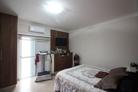 Casa à venda com 298m², 4 quartos e 5 vagasSuíte 01